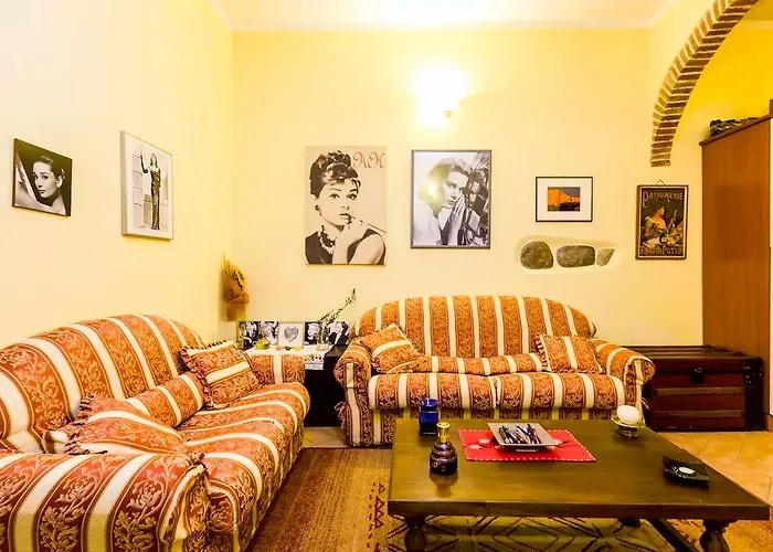 Housmart Palestro 5 Apartment *