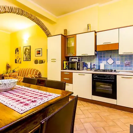 Housmart Palestro 5 *